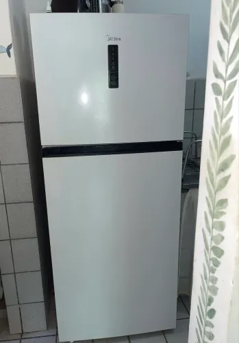 Geladeira midea 411L