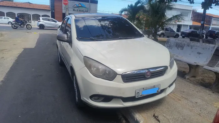 Fiat Grand Siena Essence 1.6 Flex 16V 2014