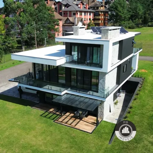 Casa de alto padrão com 530m2 e 3 suítes a venda em Canela - RS, Condominio Altos Pinheiro