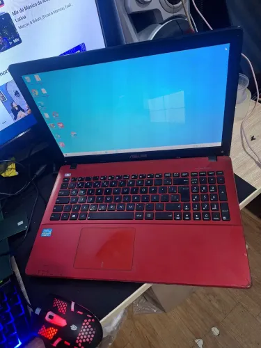 Notebook Asus i3 2ª 6GB RAM, HD de 500GB, Tela de 15,6".