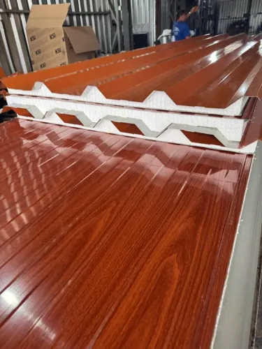 Telha premium aluzinco com pintura eletrostática +  EPS 30MM LISO + Forro amadeirado 