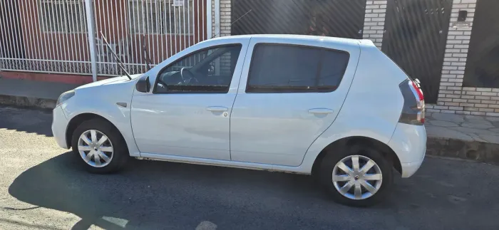 Renault Sandero Authentique Hi-flex 1.0 16V 5P 2014