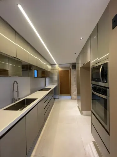 Apartamento novo na Ponta do Farol / móveis projetado / climatizado e todo Automatizado