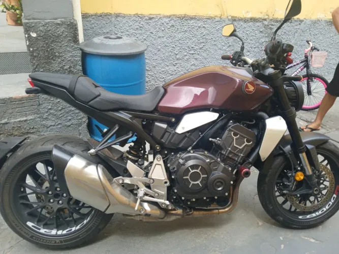 Moto CB 1000R SEMI NOVA