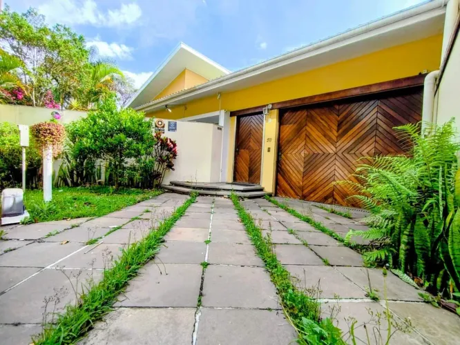 Casa Comercial para Venda, Merces, 4 dormitórios, 2 suítes, 3 banheiros, 5 vagas