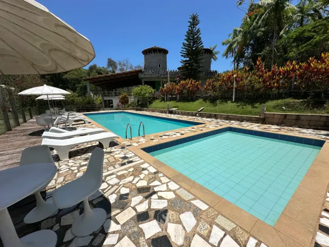 Vendo Sitio com 10 quartos, piscina, córrego e campinho em Alegre/ES