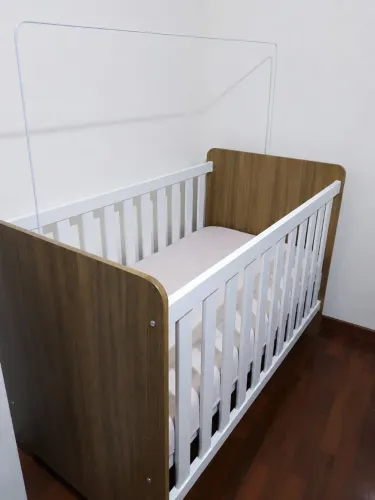Berço 3 em 1 Branco e Amadeirado | Vira Cama | Bom Estado