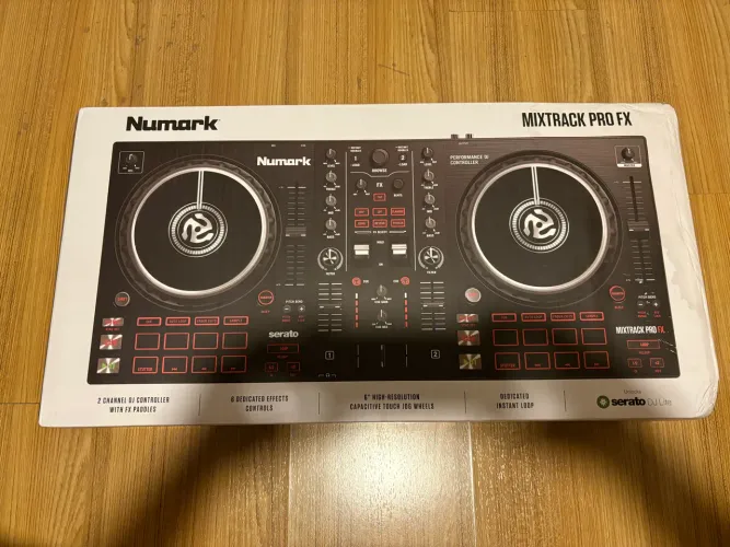 Controlador Numark Mixtrack pro FX