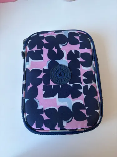 Estojo kipling 100 pens estampado