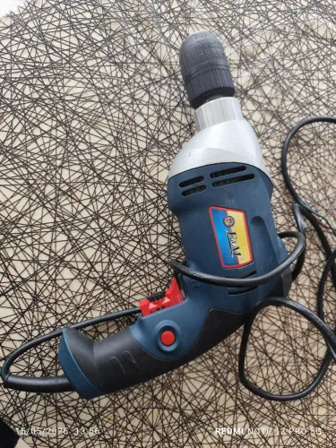 Furadeira elétrica