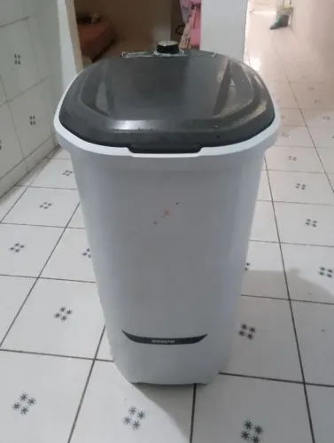 Tv + tanquinho para retirada de peças