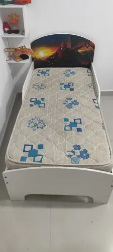 Cama infantil inclui colchão