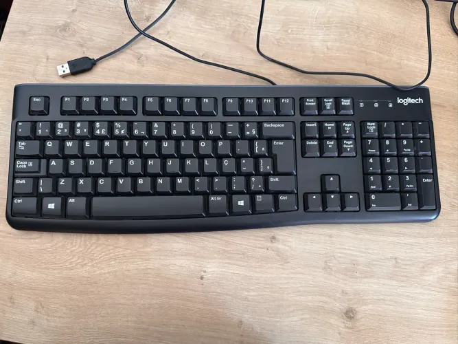 teclado logitech com fio usb preto