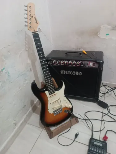 Guitarra Memphis stratocaster MG-30
