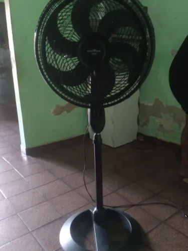 Vendo ventilar Britânia de coluna funcionando perfeitamente