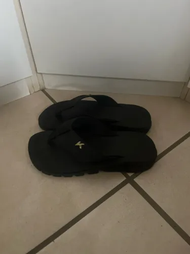 chinelo kener