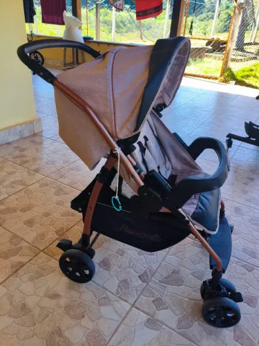 Carrinho de bebê Burigotto 