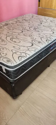 Cama box casal com bau usada