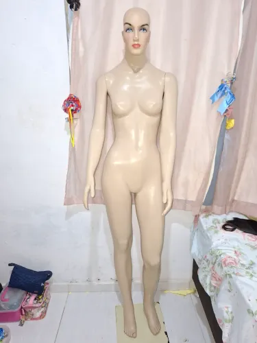 Manequins femininos