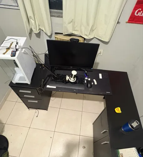 Mesa L em perfeito estado!