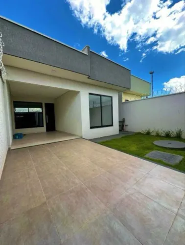VENDO CASA EM CONDOMINIO FECHADO