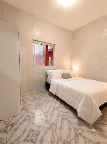 Alugo apartamento mobiliado 2 quartos na Atalaia.