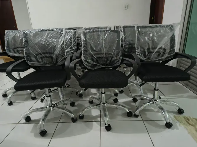 Cadeira de escritório giratória
