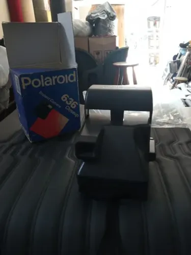 Polaroid 636 instant camera closep 
