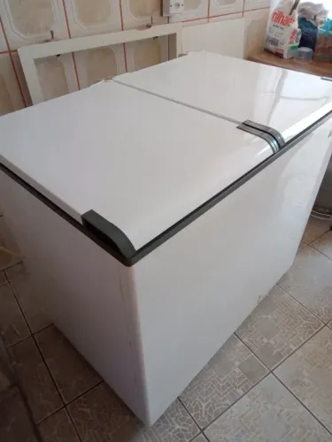 Freezer horizontal Esmaltec 300litros 127V