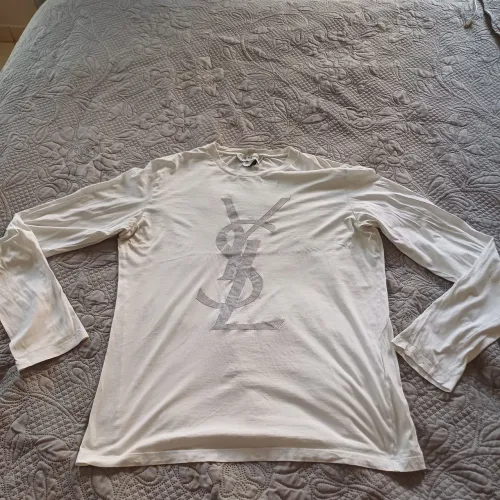 Camiseta ysl masculina Produto original custa mais de 6000 mil reais