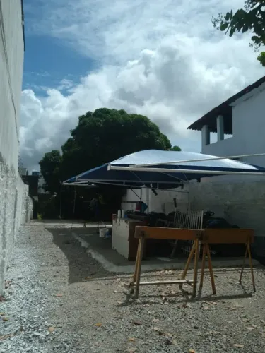 Cobertura com sombreador (garagem/estacionamento)