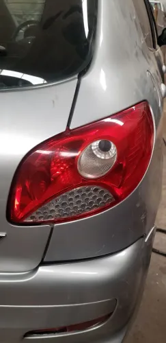 Lanterna traseira direita peugeot 207 hatch