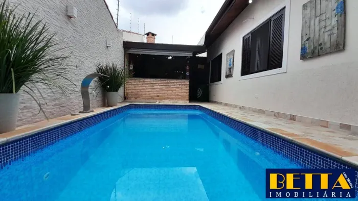Casa com Piscina
