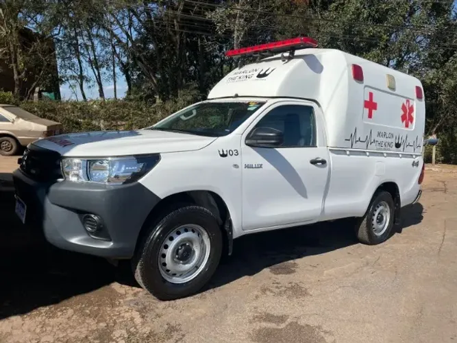 Toyota Hilux CS 4X4 2.8 TDI Diesel Mec. 2021