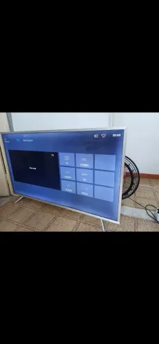 Tv semptoshiba + controle original-com defeito, fica desligado o vídeo e só fica o áudio.