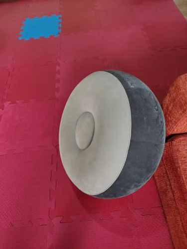 Puff circular inflável para apoio