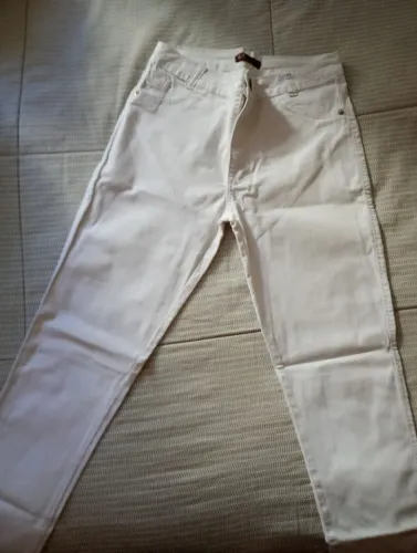 Calça Jeans Branca feminina tamanho 44