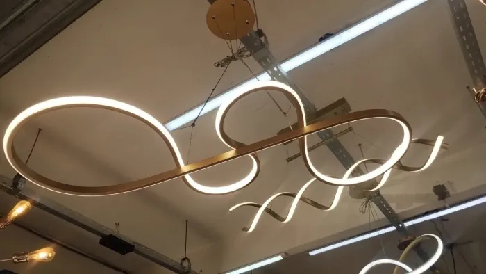 Lustre Moderno LED em Forma de Onda