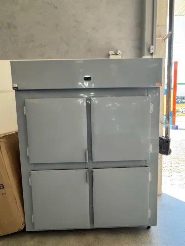Cervejeira 4 portas 2030 litros com prateleiras inox nova 