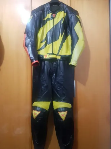Macacão couro Dainese para motociclismo
