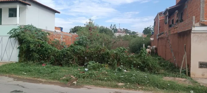 Vendo terreno no prolongamento do todos os santos