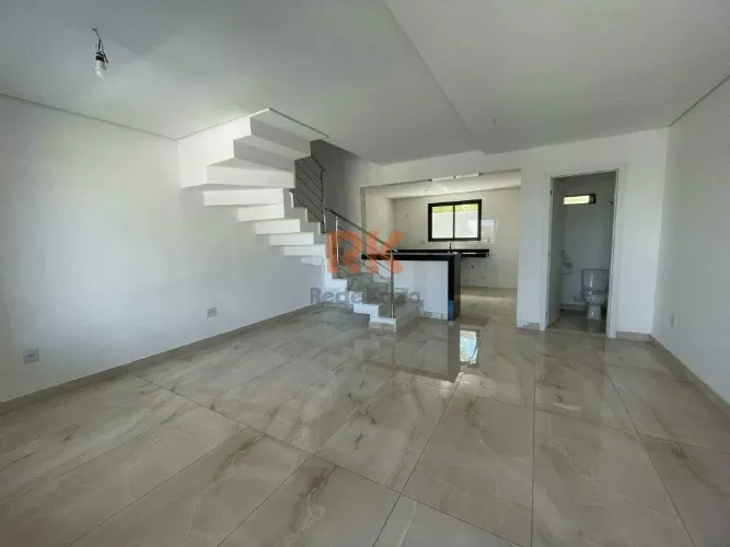 Casa geminada à venda, 3 quartos, 1 suíte, 4 vagas, Cabral - Contagem/MG