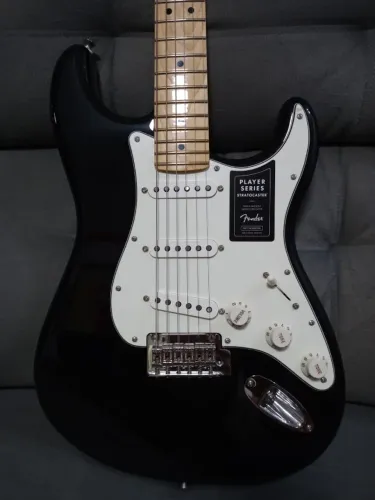 Fender Strato Série Player