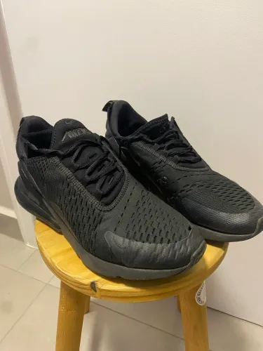 Tênis Nike 270