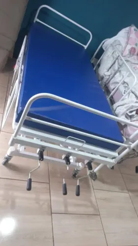 Cama hospitalar 3 Manivelas + Colchão Hospitalar 