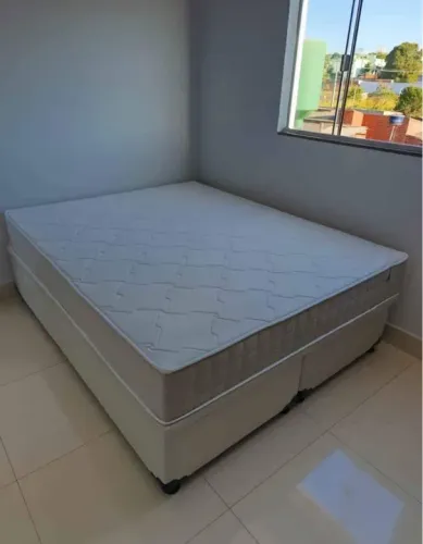 Cama box Queen em molas ensacadas