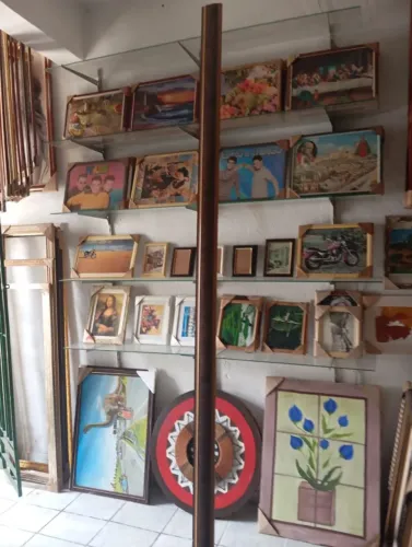 Quadros vários tamanhos e Molduras