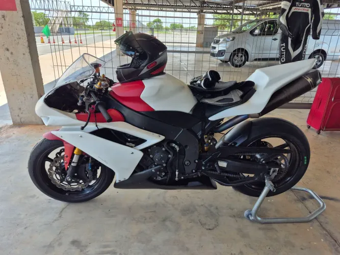 YAMAHA R1 2007