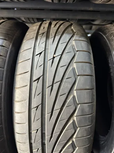 Pneu 215/55/17 Royal  90 % Vida util