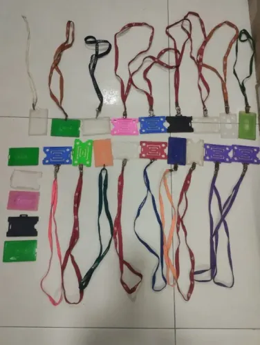 Porta Cartão com cordão